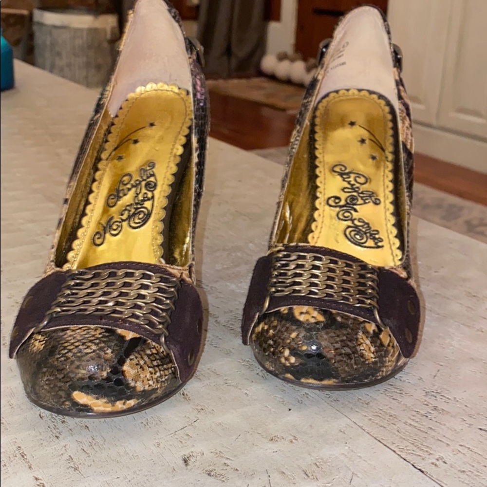 Brown and bronze Naughty Monkey heels